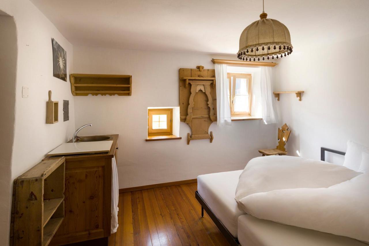 Hotel Chasa Chalavaina Mustair Phòng bức ảnh